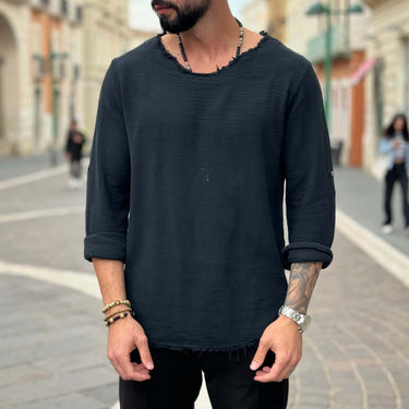 Maglia nera in filo con collo sfrangiato - FLAG STORE